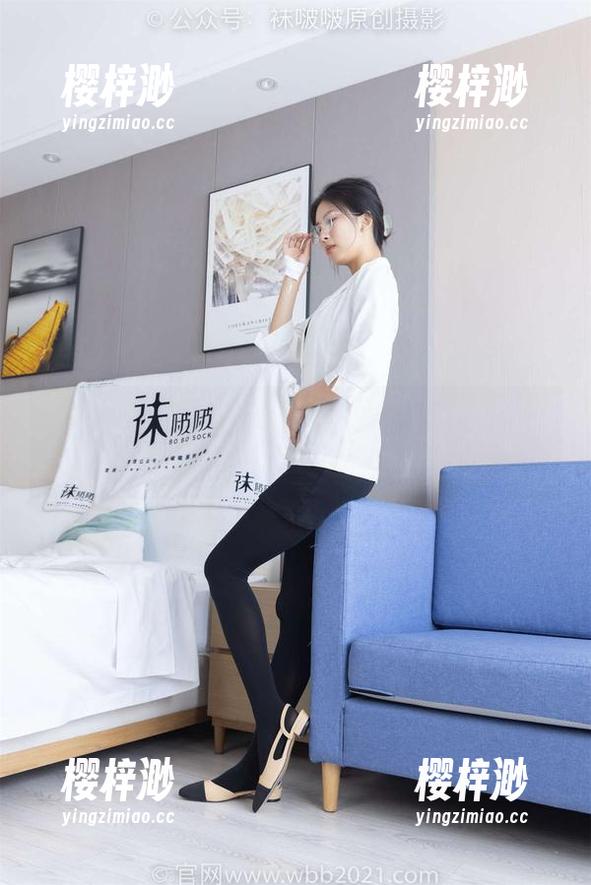 BoBoSocks袜啵啵 - 发现奶油的美图：棉袜和丝袜的碰撞，脚对脚的奇妙斗争！