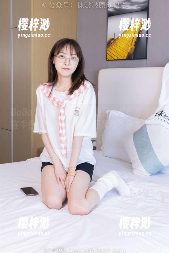 BoBoSocks袜啵啵 - 免费下载！甜甜圈在牛仔裤中展现的不止是风格，还有隐秘的小趣味。