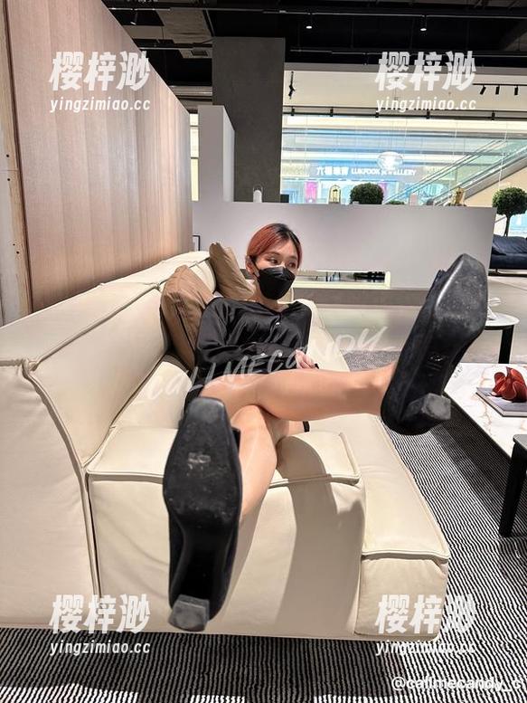 微密圈 - Callmecandy黑丝：这定制的汉娜是否能撩到你的心，或者撩到其他地方？