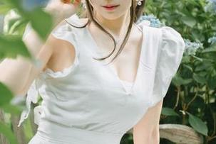 私拍里的ElyEE子：ExorcistWitch，难道能让我拥有新技能？