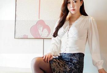 Feilin嗲囡囡 – 施忆佳KITTY的私拍短裤，让晒太阳的理由有些不太单纯。