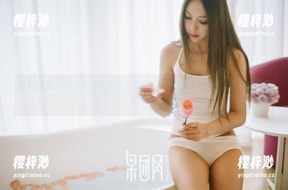 GIRLT果团网 - 周大萌的黑色缠绵：精选套图，黑色的每一寸都有故事？