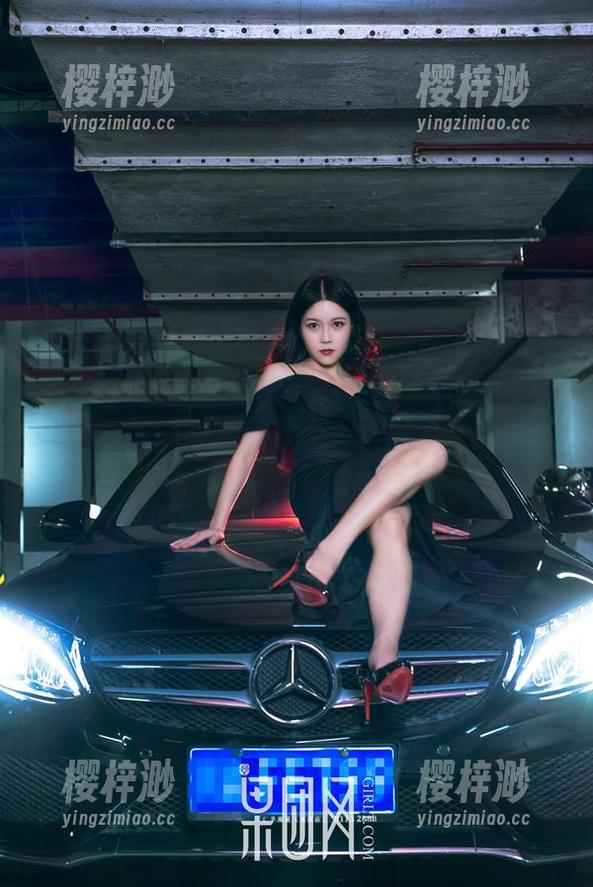 GIRLT果团网-周琰琳LIN GIRLT果团网 - 周琰琳LIN的肉丝写真,隐约透出的暧昧,总让人有种想要靠近的冲动。