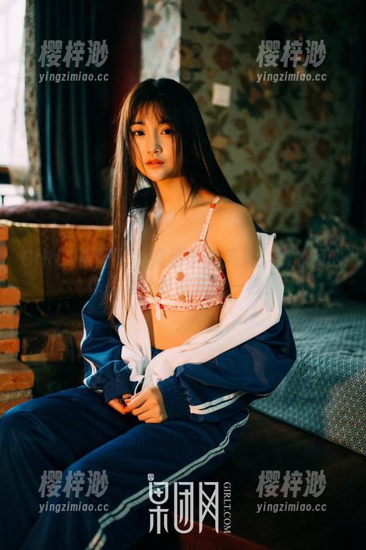 GIRLT果团网 - 高清学姐风采：梦心月的作品集让时间暂停一秒！