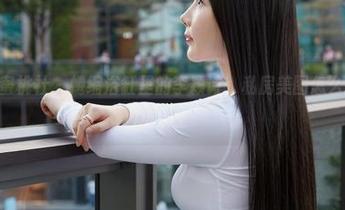 MiiTao蜜桃社 – 蜷缩浴缸里的李颖诗，私房美图怎么拍都妙趣横生