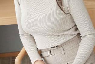 MiiTao蜜桃社 – 穿上豆瓣酱的最新丝袜，让你的腿也来一波‘妖艳’！