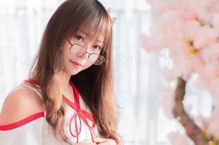 吉他还在，Money冷冷的风格也不减，分享一张绝不普通的图片