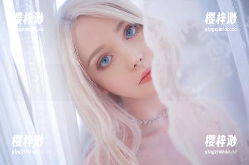 Sayathefox首次挑战短裙：图包里的每张动图都是开挂的节奏。