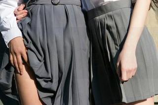 UGirls尤果网 – 当李颜儿的连衣裙遇上高清写真集，满满都是轻松和撩拨。