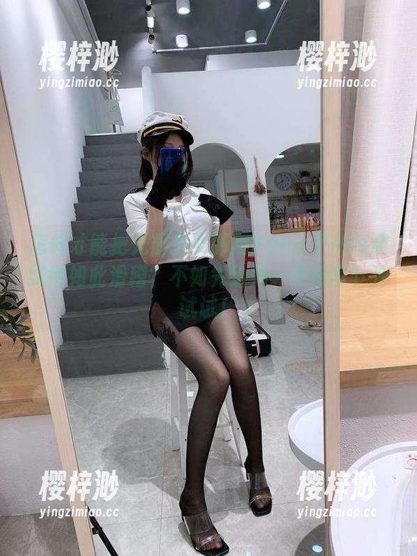 怎样才能把光辉兔女郎用Vams子cos演绎得如此滑稽？不如先给她一杯胡萝卜汁试试！