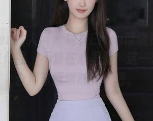 Xiuren秀人网 – 观看Elise谭晓彤的这组睡衣作品，不禁在心里想：这一套太适合周末慵懒时光了吧。