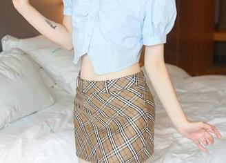 Xiuren秀人网 – 当黑丝袜遇上职场：SOLO-尹菲图集作品的多重面貌