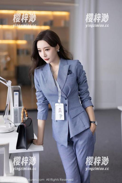 Xiuren秀人网-卓君Jeanes Xiuren秀人网 - 这个旗袍不一样!让卓君Jeanes带你逛逛图库吧!