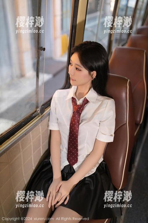 Xiuren秀人网 - 小雨baby的体操服全套，看这姿势，教练会满意吗？哈哈