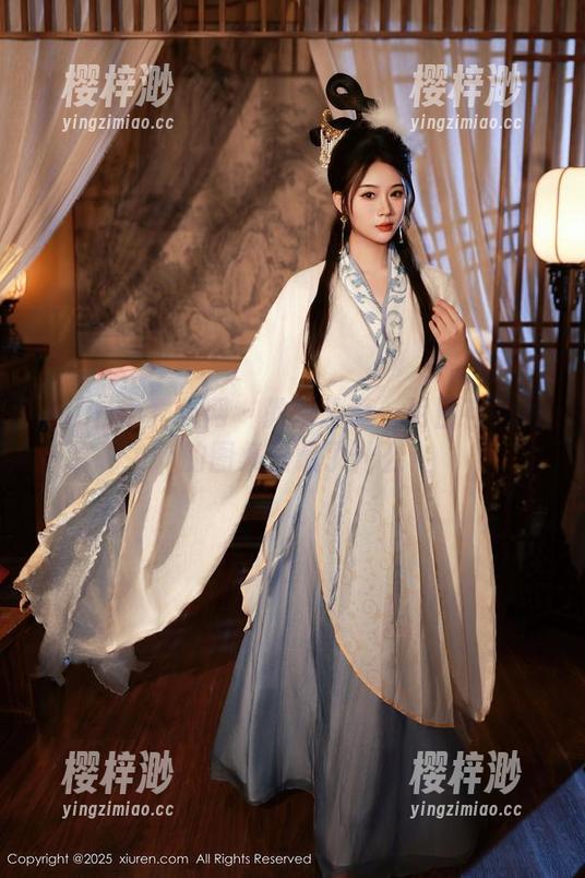 Xiuren秀人网-明日花桃桃 Xiuren秀人网 - 教室趣事:明日花桃桃的图集里藏了什么
