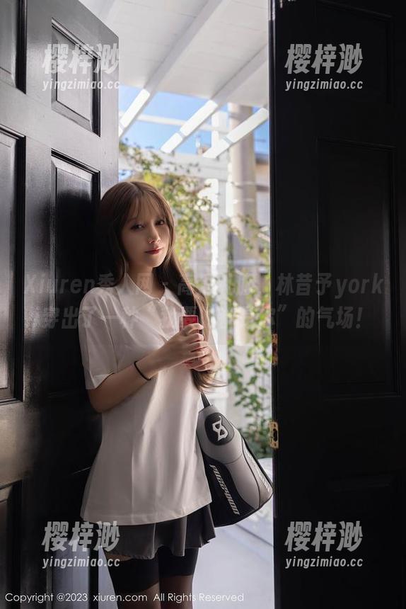 Xiuren秀人网-林昔予yorki Xiuren秀人网 - 高清礼服,林昔予yorki穿出了一种“我要的都是你”的气场!