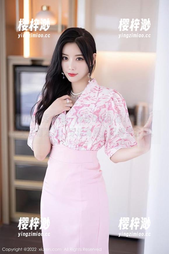 Xiuren秀人网 - 瑶瑶baby的JK写真，中文字幕附送：穿这制服，记得学会撩。