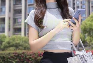 Xiuren秀人网 – 空姐的旅行：绮里嘉Ula套图下载，不禁让人想拿机票了