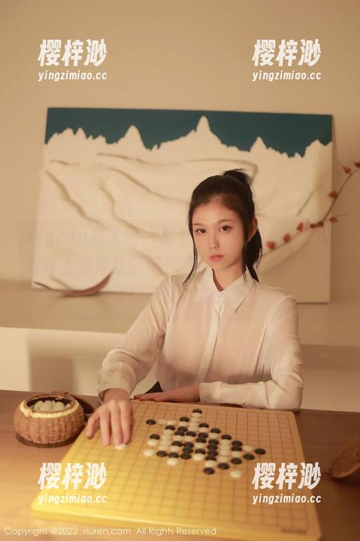 Xiuren秀人网 - 陆萱萱cecillia，别以为穿上旗袍就能藏住你的“逗比熊”气质，美图在此“揭晓”！