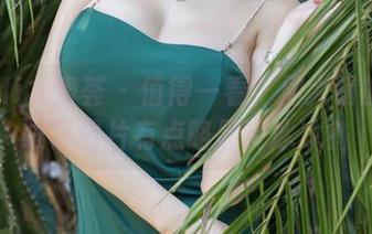 YouMi尤蜜荟 – 值得一看？周大萌的最新眼镜图片有点略显冷冰冰？
