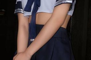 YouMi尤蜜荟 – 曦宝儿的新片，高级似乎又带着一丝喧嚣，上头的旧欲很有意思。