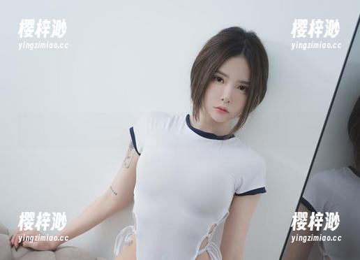 看Yuka(유카)优雅地穿着护士服，美图是如此安静而强烈。