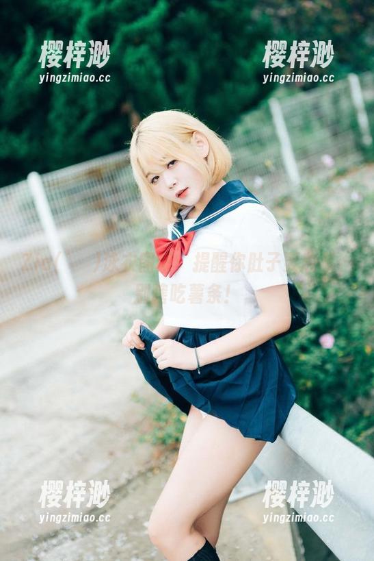 Zia(지아)泳衣图集：提醒你肚子要收紧，别瞎吃薯条！