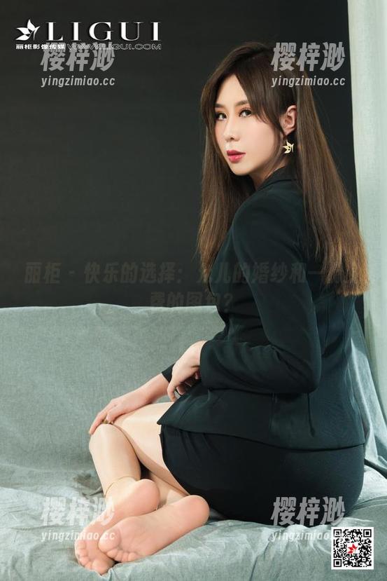 丽柜-允儿 丽柜 - 快乐的选择:允儿的婚纱和一份免费的图包?