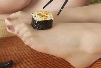 丽柜 – 小唐牛仔裤写真：把从前的牛仔裤都赶走，我要做新潮流的代表！