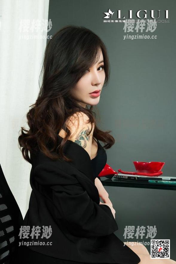 丽柜 - 尔尔的无圣光摄影，教师的足底能否挑战你或我的审美？