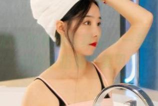 丽柜 – 心心的礼服写真集——美得让我都想给手指做个美甲！