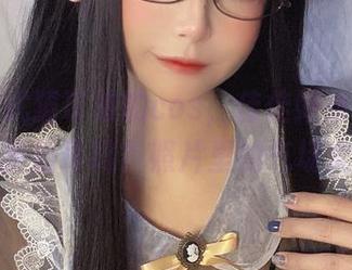 这种法式猫耳娘的cos，佳佳好难啊是想让我摸摸猫耳吗？照片里的气场太强了。