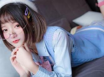 在兔玩映画的资源里，单眼皮小妹妹好像藏了份童趣。