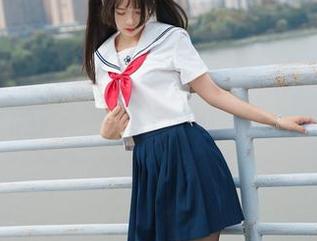 白旗袍与兔玩映画的搭配，套图分享让每个角度都值得回味？试试看吧！
