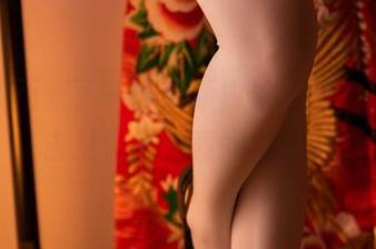 兔玩映画来了一波最新白丝图包，禁欲直击又似乎无意间勾人。