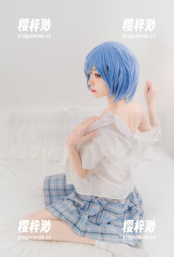 南桃Momoko的灰丝写真集——更新了，速来围观不穿秋裤的天真！