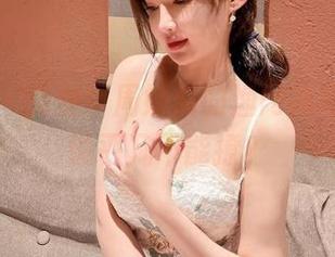 微密圈 – 免费！周妍希的渔网袜写真，谁说平凡不能撩？