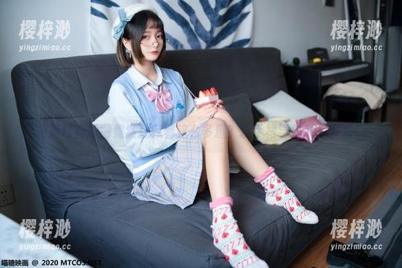 喵糖映画原图竟然就藏着这么多糖？水手裙学妹就是诱惑！