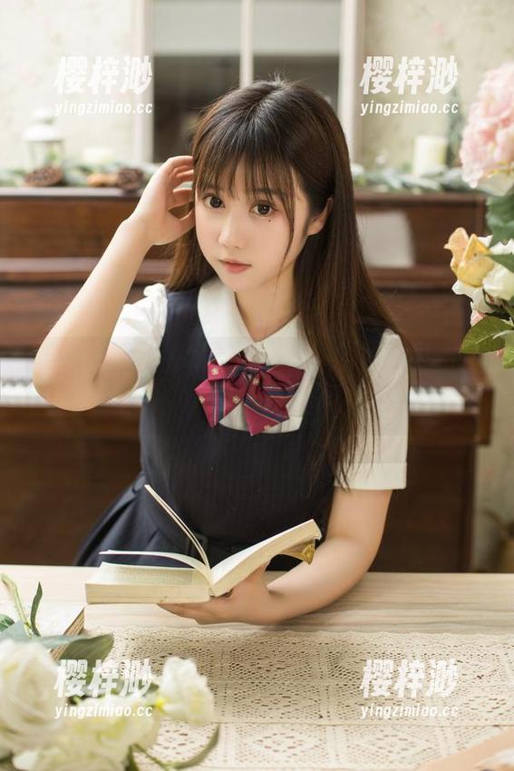 喵糖映画的棉花糖梦：兔女郎私房图集，恍惚中找不到头绪
