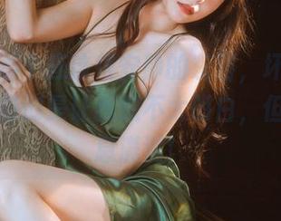 瑜伽，那个应该很安静的东西，坏露露香宝的图包倒是让我想不太明白，但福利气息满满！