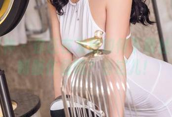 头条女神 – 你还在发愁如何下载杜花花的制服作品吗？看这儿！