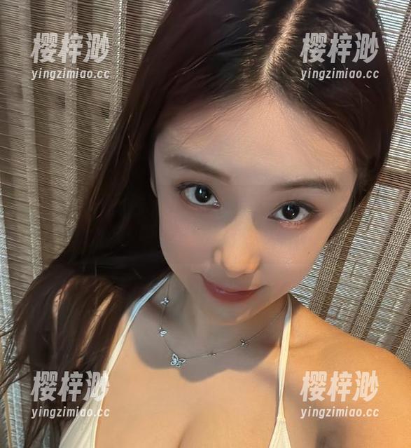 微密圈 - 此生只愿与奶雯的酒店私拍图包为伴，偶尔偷瞄一眼供养眼！