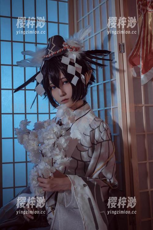 精选妖君白研的水手服图集，书页轻翻间仿佛听见了某种莫名的海浪。