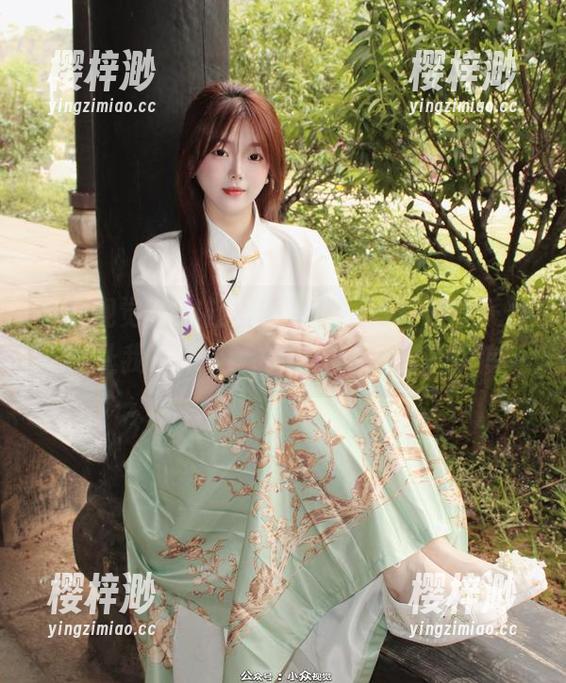 小众视觉-芳芳 小众视觉 - 浴缸里的芳芳,写真分享系列,竟让我一不小心就把思绪沉到了水底…