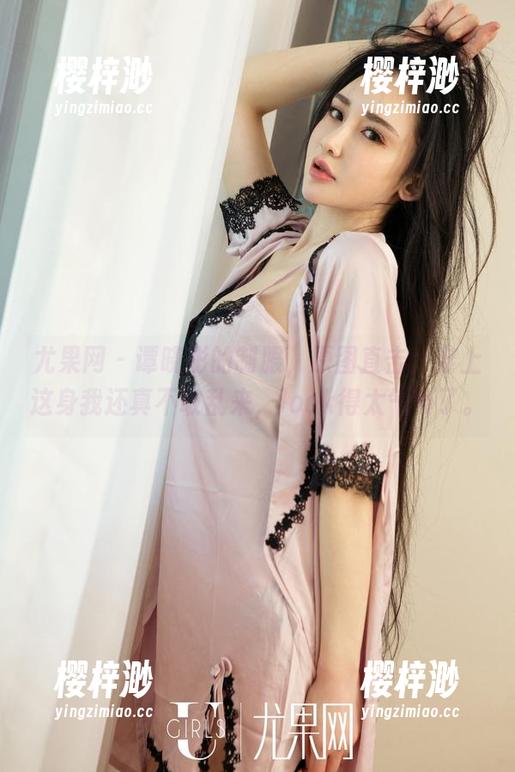 尤果网-谭晓彤 尤果网 - 谭晓彤的制服,原图直击:穿上这身我还真不敢乱来,look得太气场了。