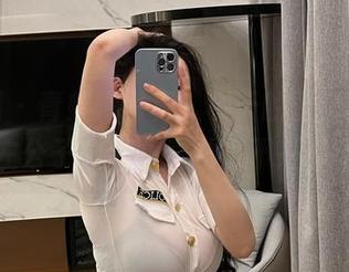 微密圈 – 青蛙蹲写真，今天的壁纸灵感来自左公子666，感觉很不一样啊。