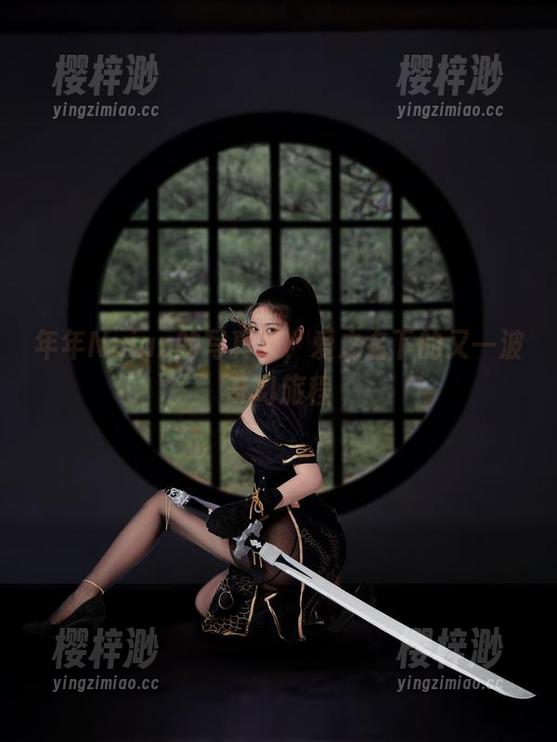 年年Nnian的写真集，爱之名下的又一波奇幻旅程