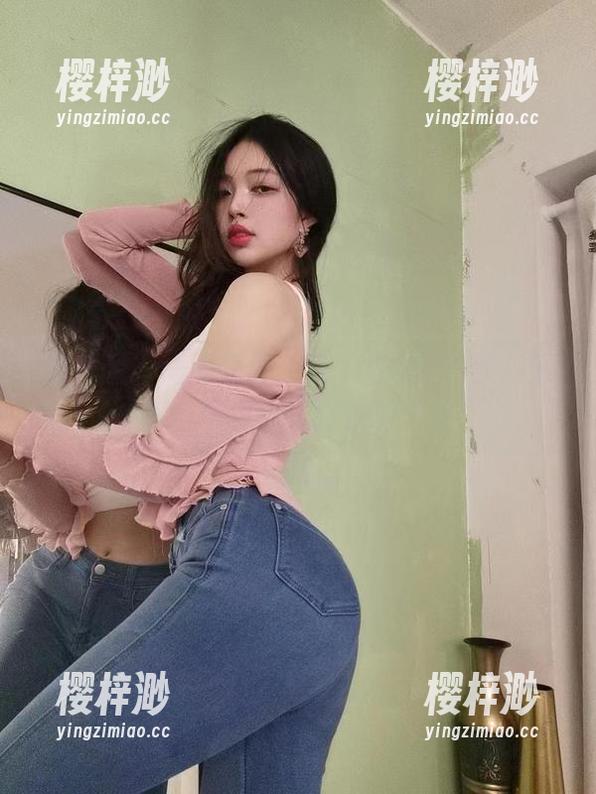 徐珺大哥 微密圈 - 高能预警!徐珺大哥的豹纹高清图包,带你进入野性的节奏!