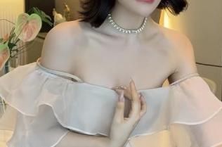 微密圈 – 图库里徐莉芝的比基尼系列，想必每件都是构思良久的作品。