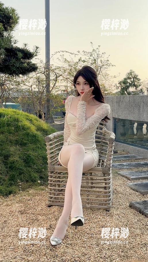 微密圈 - 想看徐莉芝的吊带？这里有免费的图片，不来看太可惜了吧。